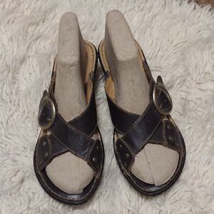 Merona brown leather heeled slides 8.5